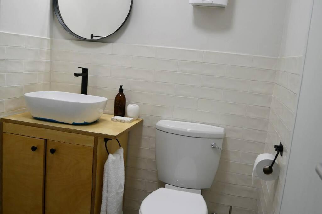 Stylish With Swimming Pool In The Bowl Apartment Kapstadt
