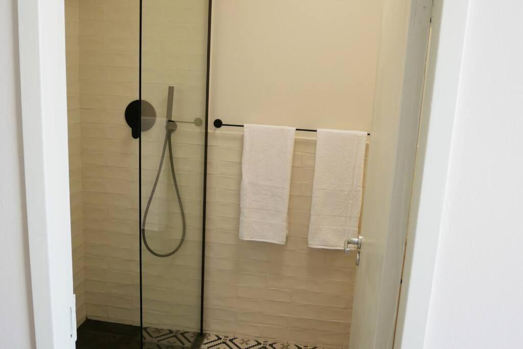 Stylish With Swimming Pool In The Bowl Apartment