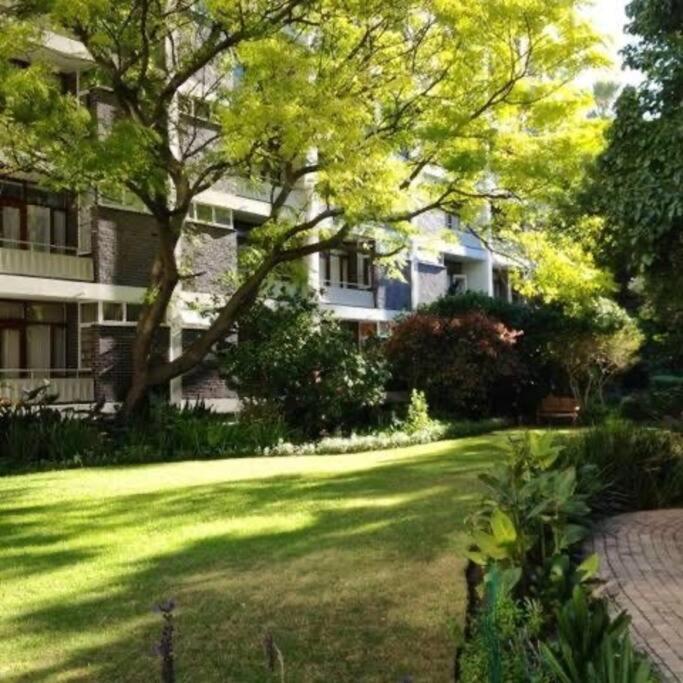 Stylish With Swimming Pool In The Bowl * Kapstadt